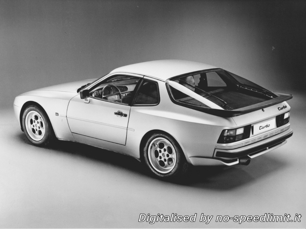 Porsche_Werkfoto_1985_944_Turbo (04)